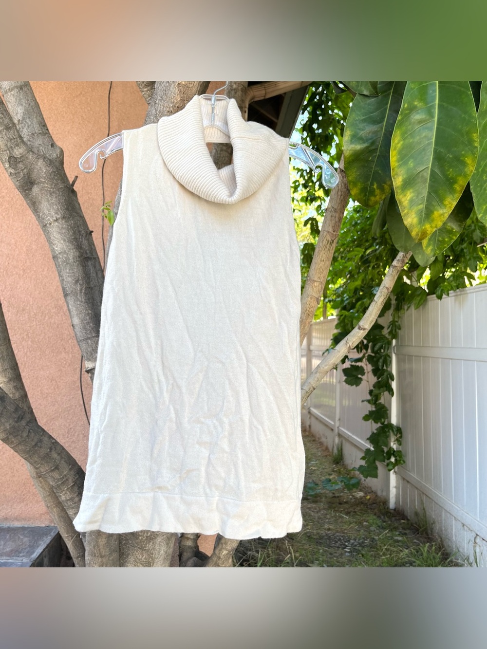 BCBGMAXAZRIA Cowl Open Back 100% Wool Turtleneck Top in Cream .
